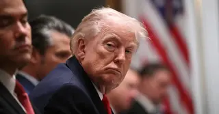 ইরানকে নৌ অবরোধের সম্ভাবনার ইঙ্গিত দিলেন ট্রাম্প